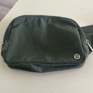 women’s everywhere belt bag 2L